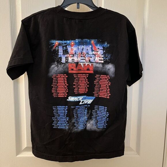 WWE Wrestling 2017 Raw SmackDown Live T-Shirt Graphic Tee Youth Size Medium - Picture 8 of 10